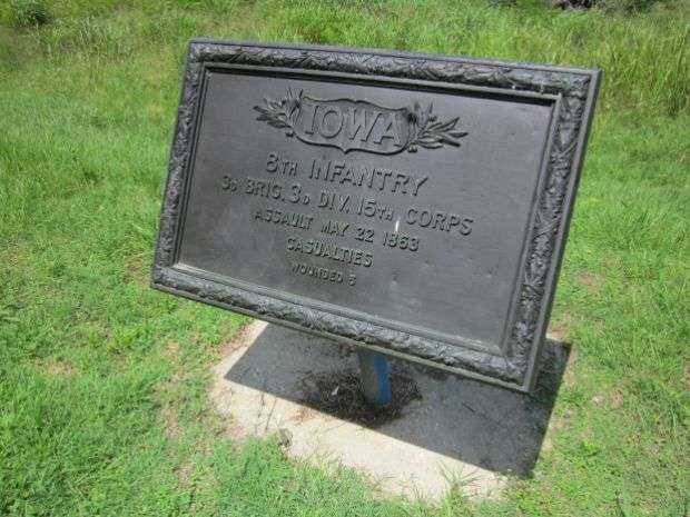 8TH IOWA INFANTRY ASSAULT AT VICKSBURG MEMORIAL PLAQUE