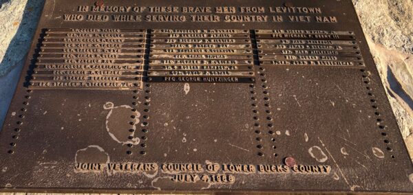 LEVITTOWN VETERANS MEMORIAL PLAQUE B