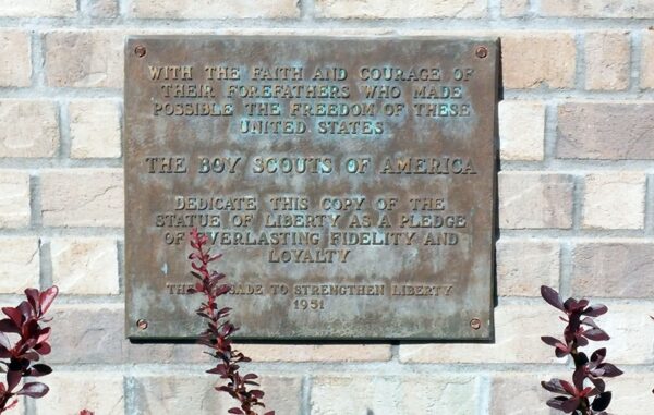 MEDFORD REPLICA OF THE STATUE OF LIBERTY MEMORIAL PLAQUE