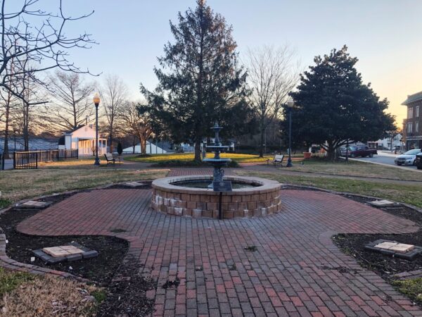 AMERICAN LEGION LAUREL POST 19 MEMORIAL FOUNTAIN