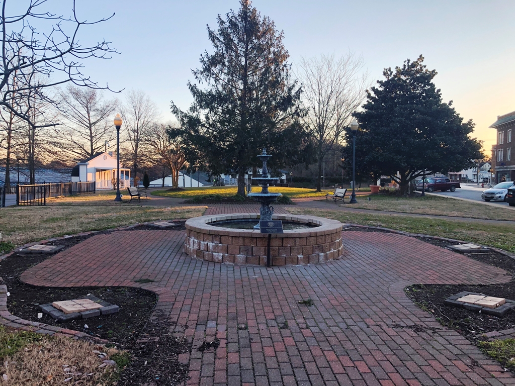 AMERICAN LEGION LAUREL POST 19 MEMORIAL FOUNTAIN