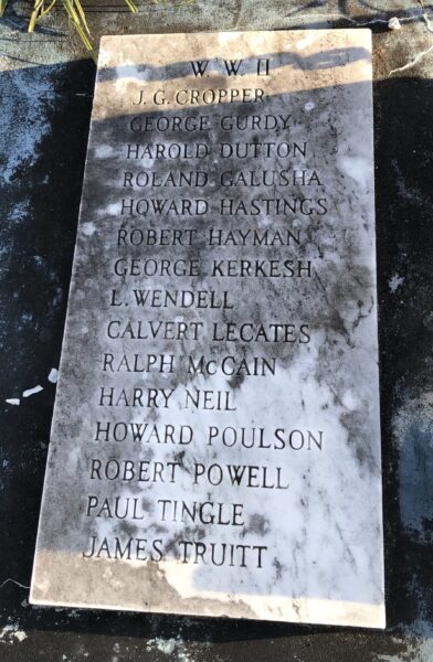 GLEN RAYNE POST 15 WAR MEMORIAL  STONE B