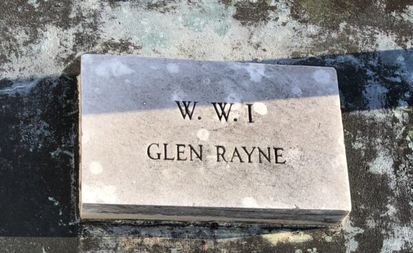 GLEN RAYNE POST 15 WAR MEMORIAL  STONE A