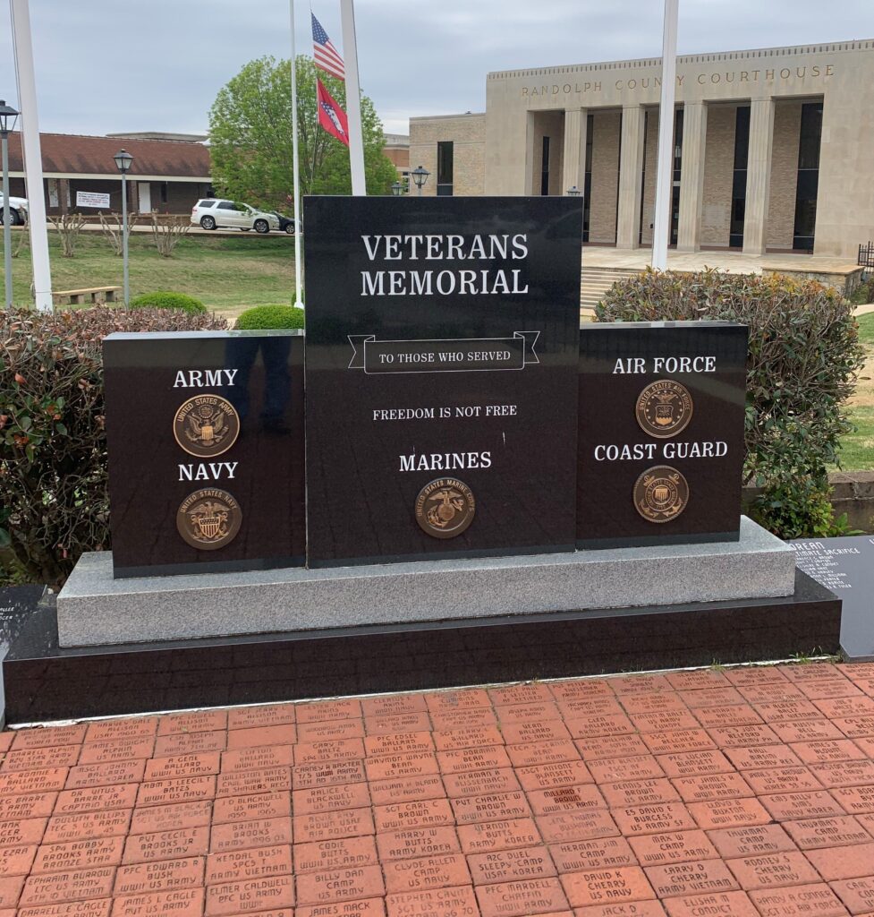 VETERANS MEMORIAL TO THOSE WHO SERVED MEMORIAL STONE