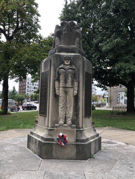 8TH WARD WORLD WAR II MEMORIAL BACK