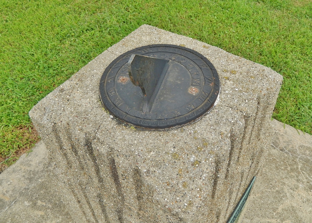 OUR FATHERS-VETERANS OF 1861-1865 MEMORIAL SUNDIAL CLOSE-UP
