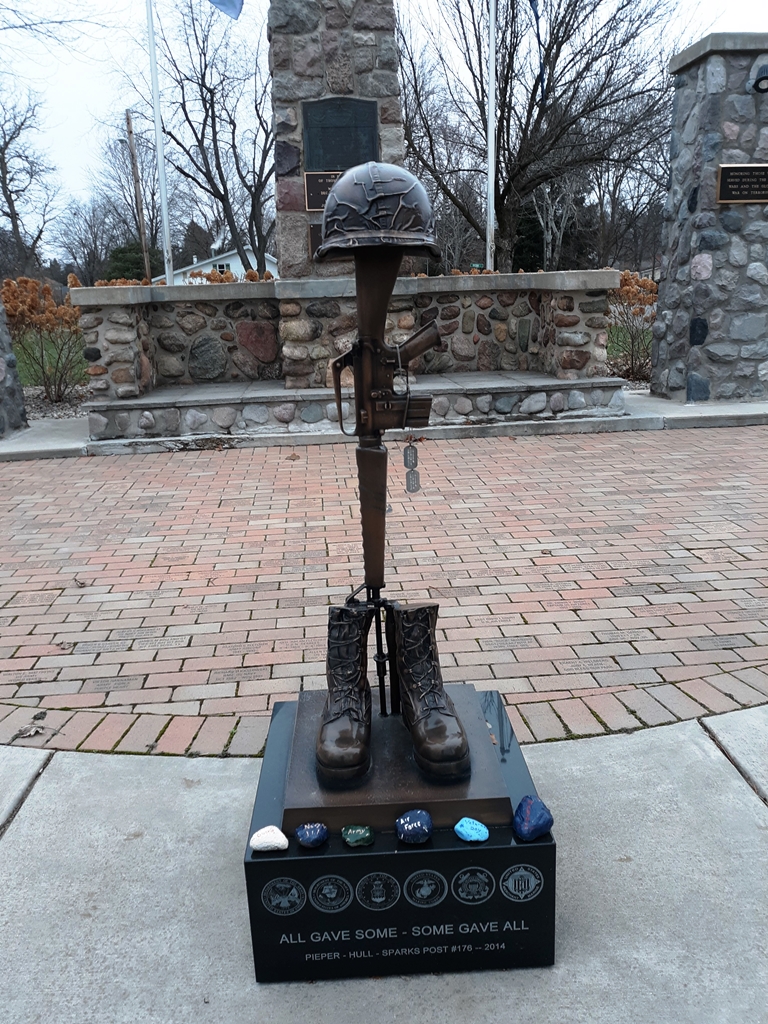 CLINTON ALL GAVE SOME-SOME GAVE ALL BATTLEFIELD CROSS MEMORIAL