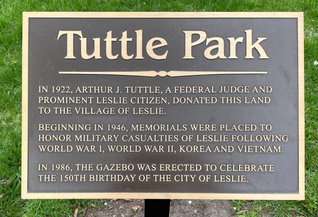 TUTTLE PARK VETERANS MEMORIAL PLAQUE