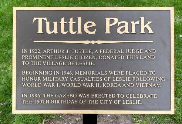 TUTTLE PARK VETERANS MEMORIAL PLAQUE