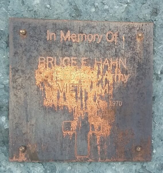 OSSINEKE WAR VETERANS MEMORIAL PLAQUE A