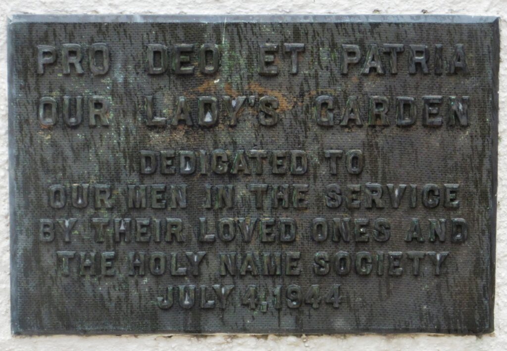 PRO DEO ET PATRIA WAR MEMORIAL PLAQUE