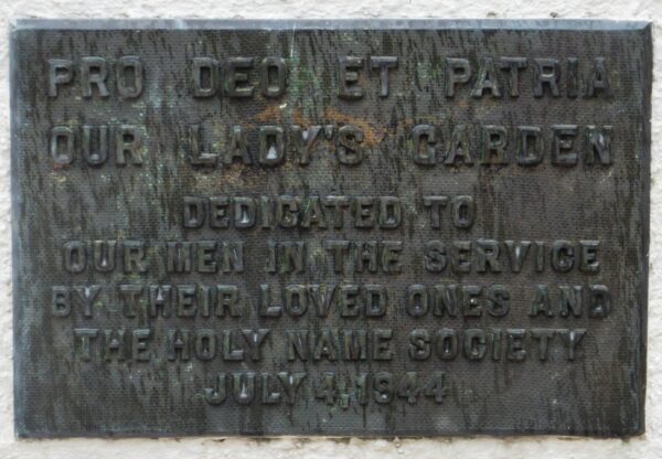 PRO DEO ET PATRIA WAR MEMORIAL PLAQUE