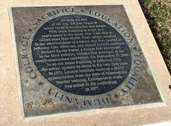 TOWARDS THE END OF WAR MEMORIAL PLAQUE