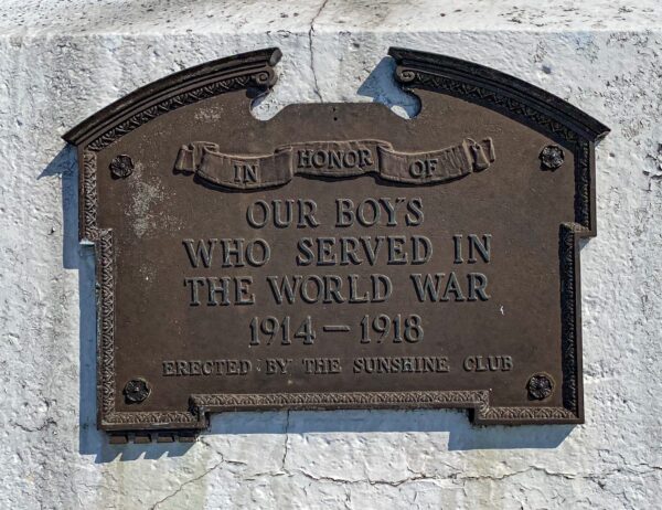 SUNSHINE CLUB WORLD WAR MEMORIAL FLAGPOLE PLAQUE