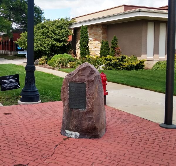 SOLDIERS AND SAILORS MEMORIAL BOULDER