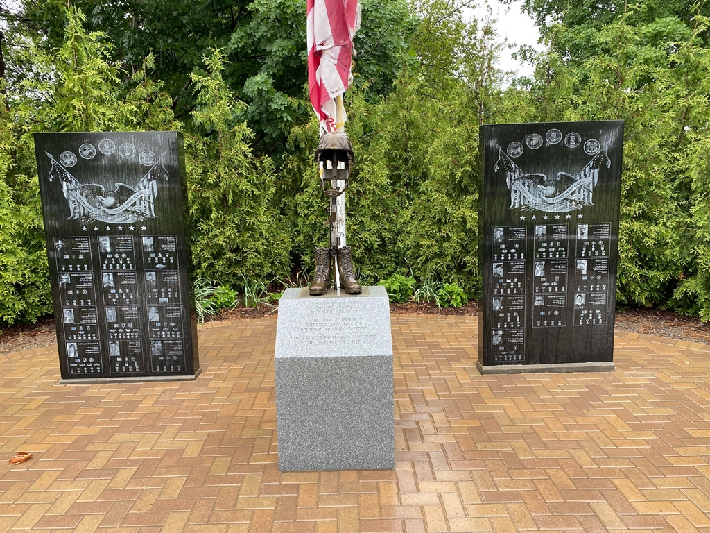 OAKLAND COUNTY ULTIMATE SACRIFICE WAR MEMORIAL
