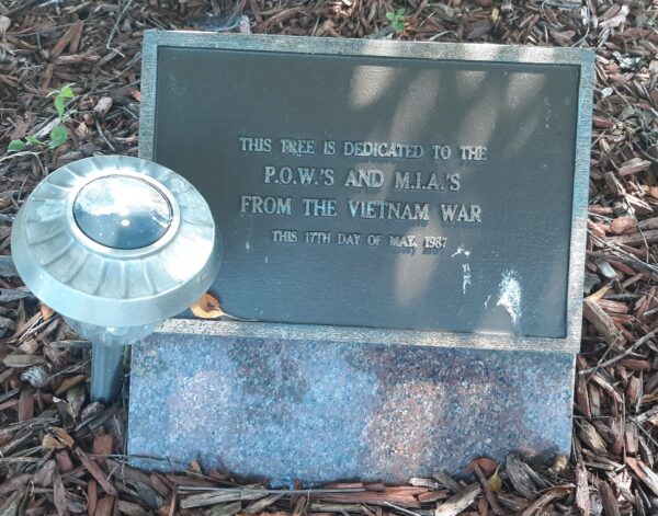 VIETNAM P.O.W.’S AND M.I.A.’S MEMORIAL TREE PLAQUE