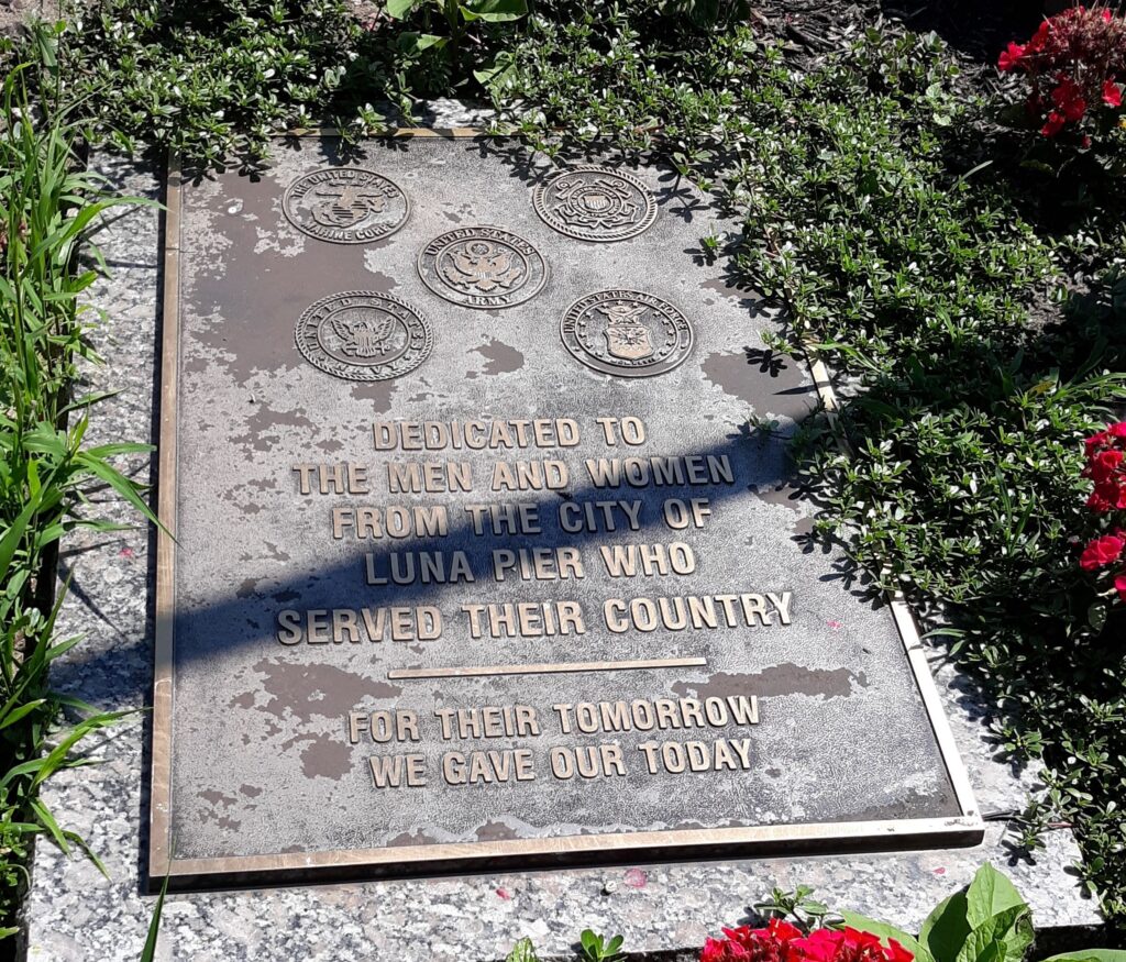 CITY OF LUNA PIER VETERANS MEMORIAL PLAQUE