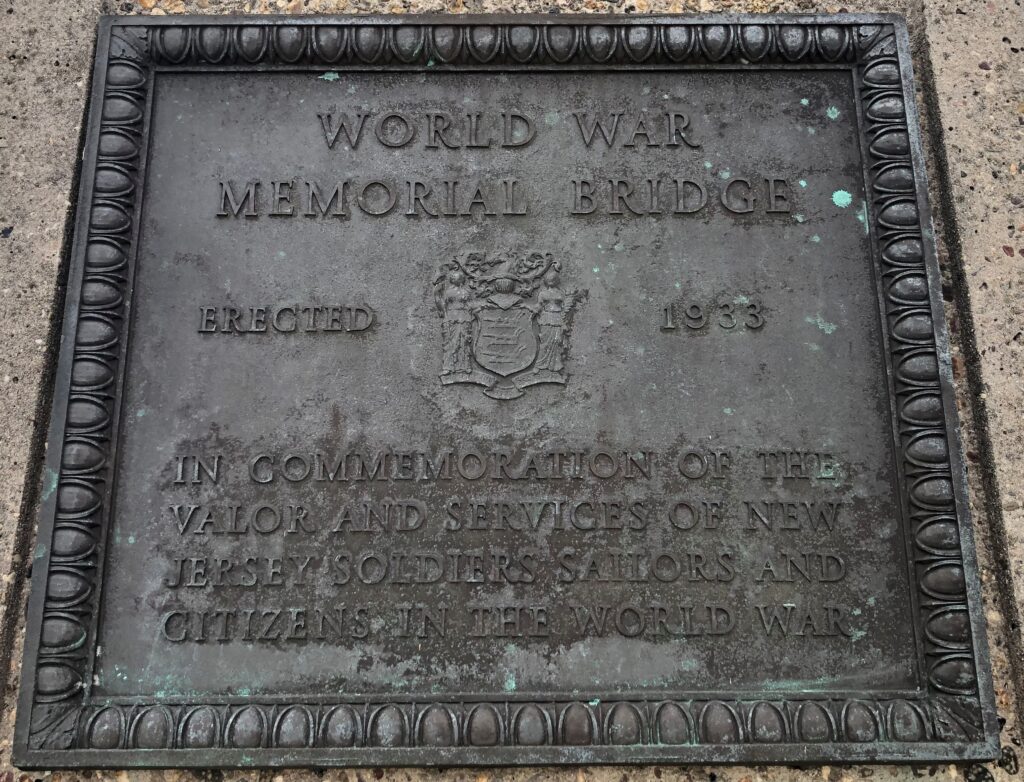 WORLD WAR MEMORIAL BRIDGE PLAQUE A