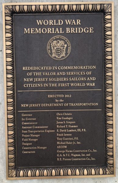 WORLD WAR MEMORIAL BRIDGE PLAQUE B