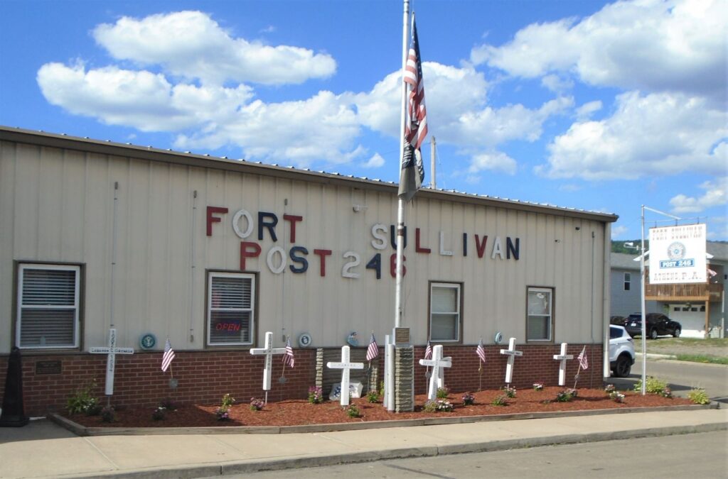 FORT SULLIVAN POST 246 WAR MEMORIAL CROSSES
