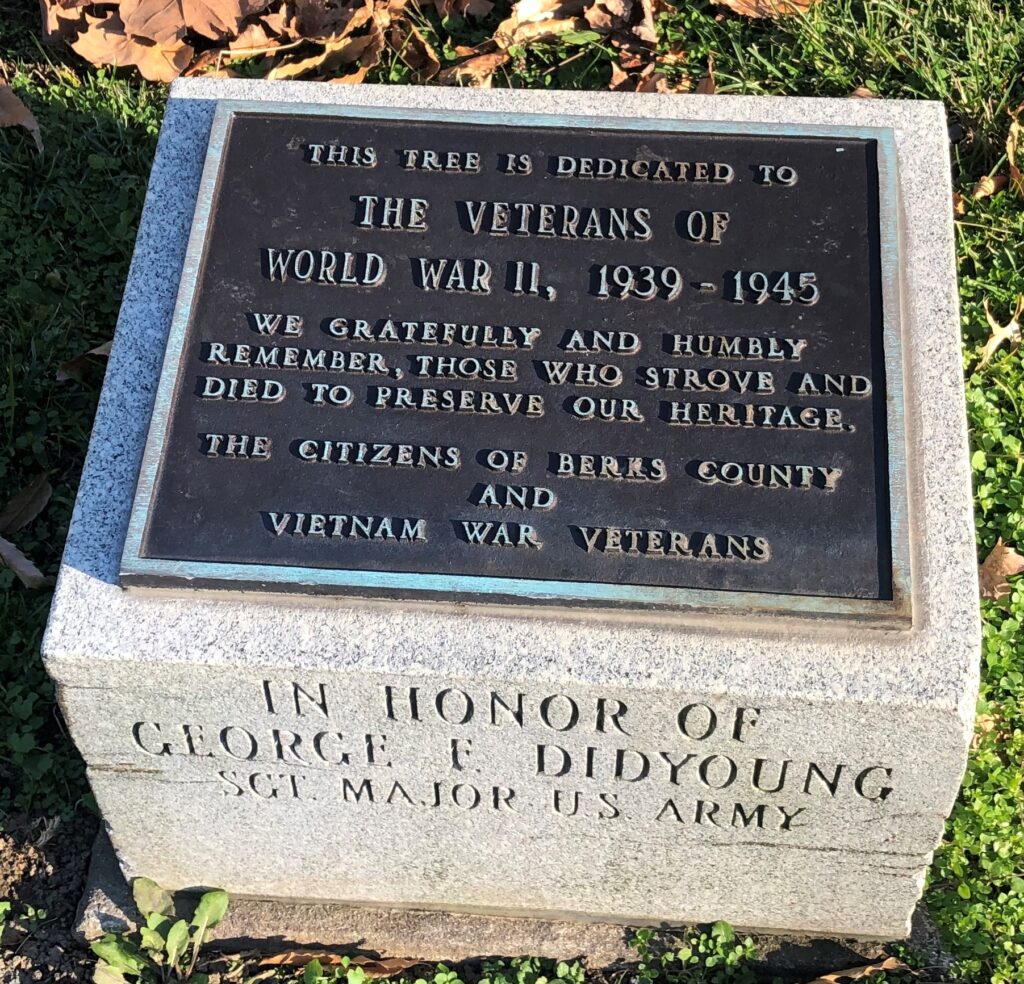 THE VETERANS OF WORLD WAR II MEMORIAL TREE PLAQUE