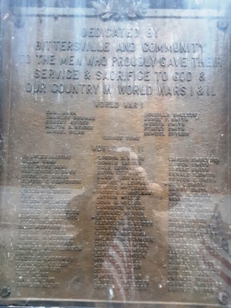 BITTERSVILLE AND COMMUNITY WORLD WARS MEMORIAL PLAQUE