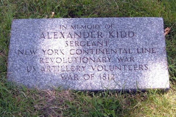 IN MEMORY OF ALEXANDER KIDD WAR MEMORIAL TABLET