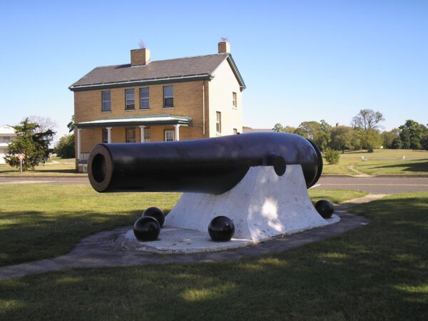 RODMAN GUN WAR MEMORIAL