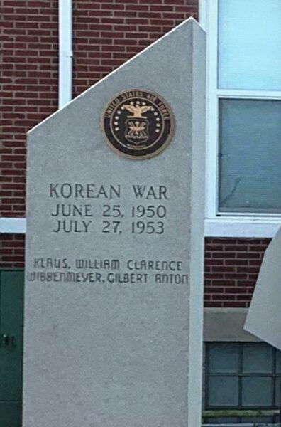 IN HONOR OF THOSE WHO SERVED WAR MEMORIAL SIDE B