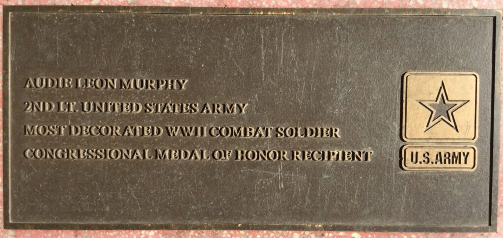 AUDIE LEON MURPHY MEDAL OF HONOR WAR MEMORIAL PLAQUE