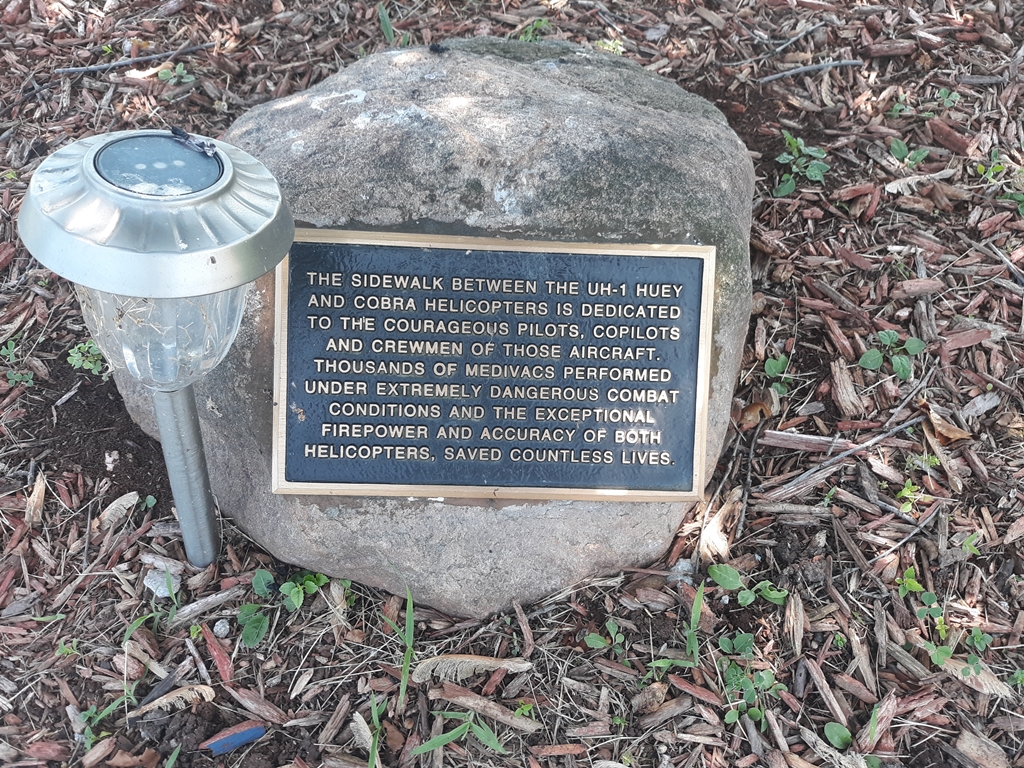 VETERANS MEMORIAL SIDEWALK PLAQUE