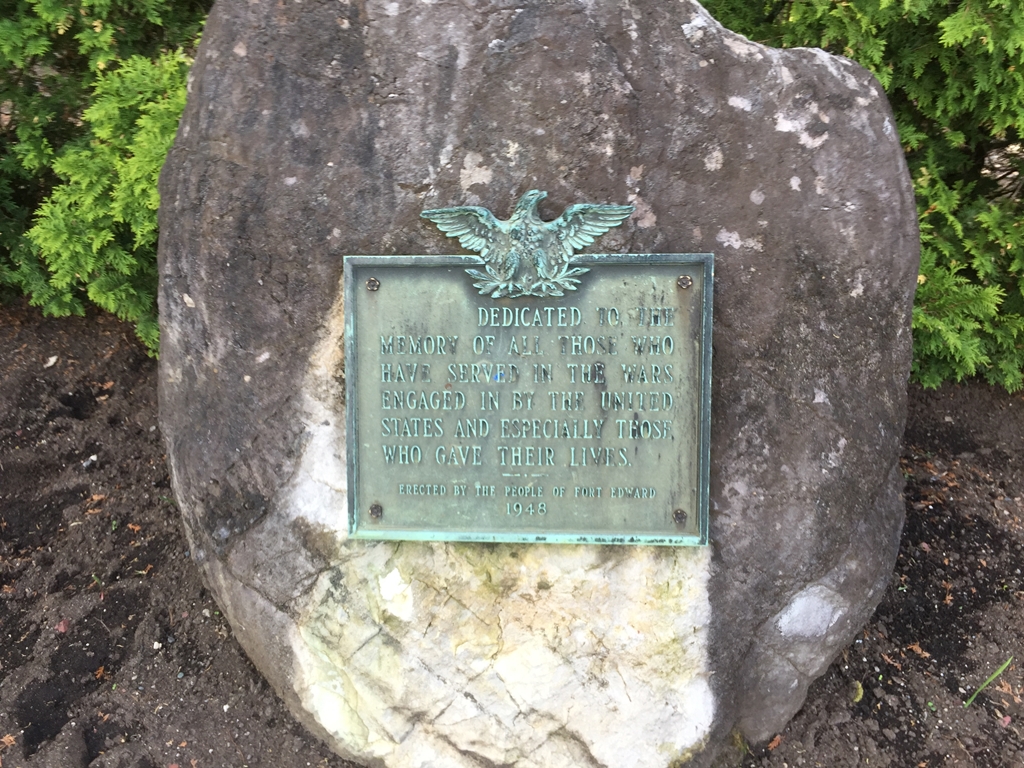 FORT EDWARD WAR VETERANS MEMORIAL