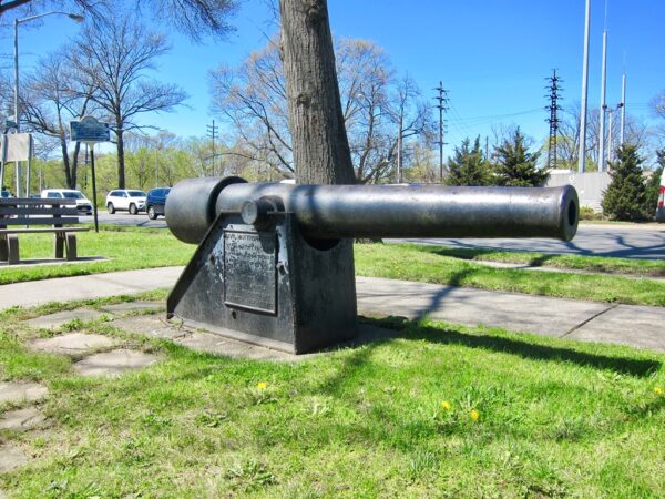 PARROT RIFLE WAR MEMORIAL