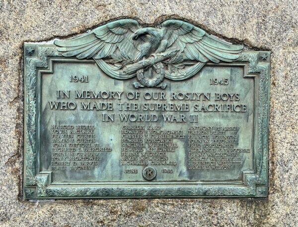 ROSLYN WORLD WAR II MEMORIAL PLAQUE