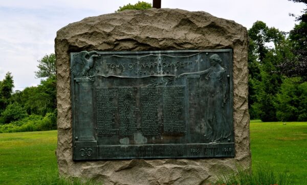 TOWN OF NARRAGANSETT WORLD WAR HONOR ROLL MEMORIAL
