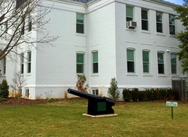 VILLAGE OF ROCKVILLE CENTRE 30 PDR PARROTT GUN MEMORIAL