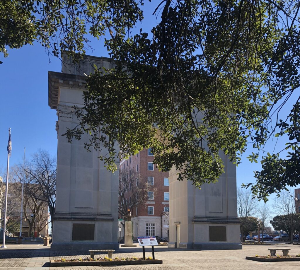THE VICTORY ARCH WAR MEMORIAL