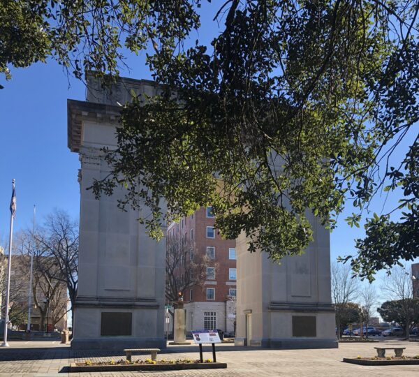 THE VICTORY ARCH WAR MEMORIAL