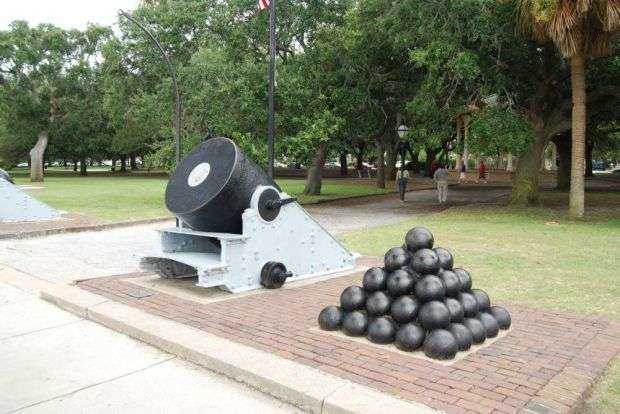 CHARLESTON COUNTY THIRTEEN-INCH MORTAR WAR MEMORIAL