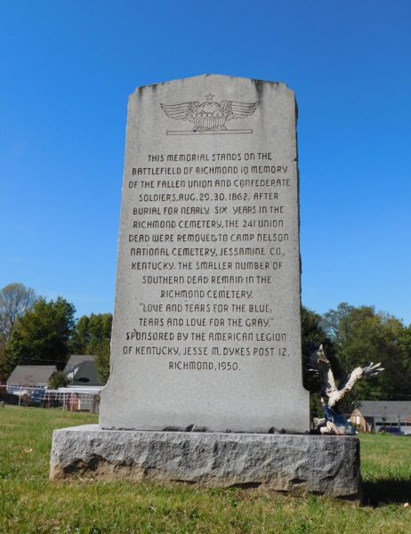 IN MEMORY OF THE FALLEN UNION AND CONFEDERATE SOLIERS MEMORIAL