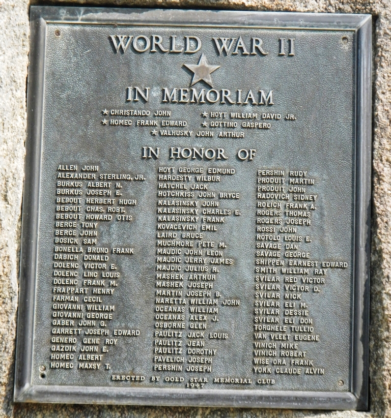 GOLD STAR MEMORIAL CLUB WORLD WAR II MEMORIAL PLAQUE