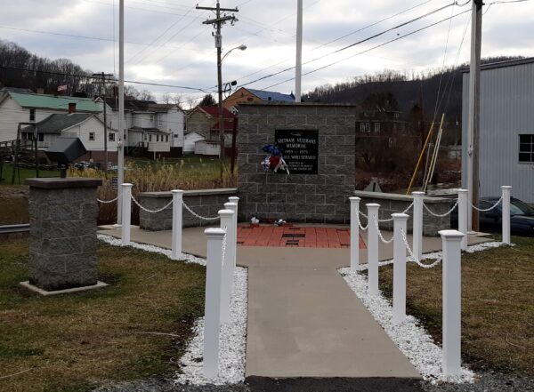 VIETNAM VETERANS OF AMERICA CHAPTER 1055 MEMORIAL