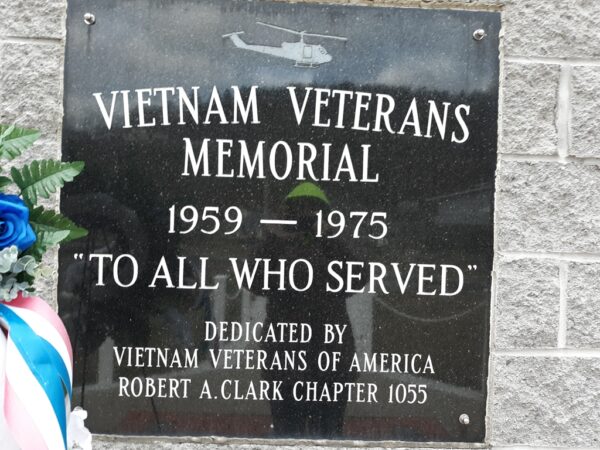 VIETNAM VETERANS OF AMERICA CHAPTER 1055 MEMORIAL PLAQUE