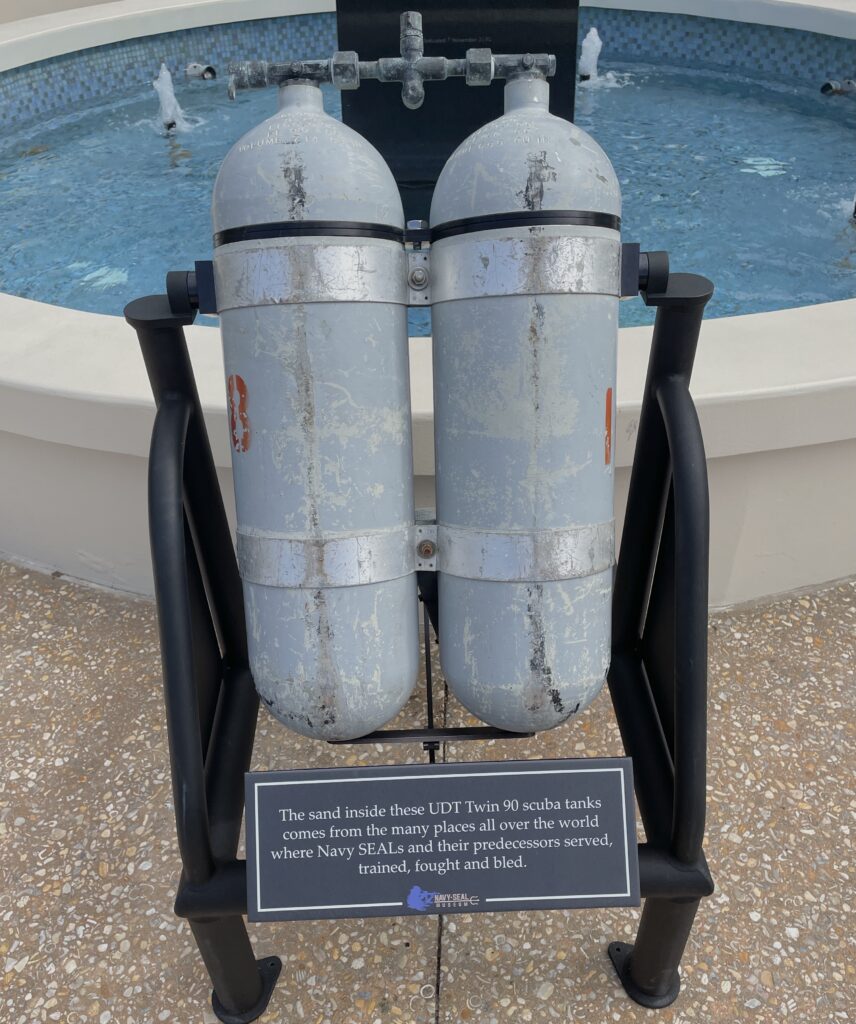 UDT TWIN 90 SCUBA TANKS WAR MEMORIAL
