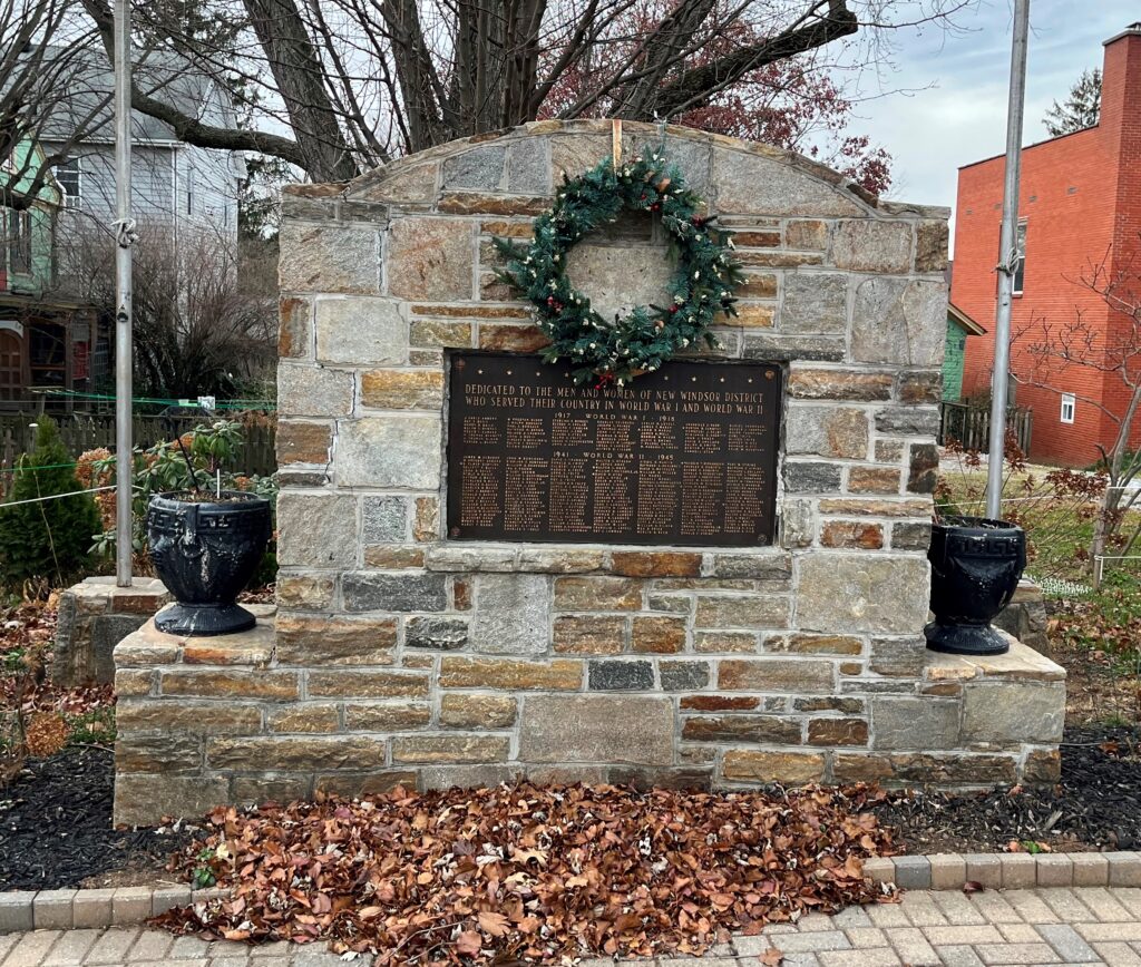 NEW WINDSOR DISTRICT WORLD WAR I AND WORLD WAR II MEMORIAL