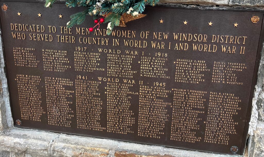NEW WINDSOR DISTRICT WORLD WAR I AND WORLD WAR II MEMORIAL PLAQUE