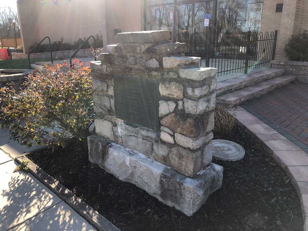 THE HOME COMING CLUB OF LAUREL WORLD WAR II MEMORIAL