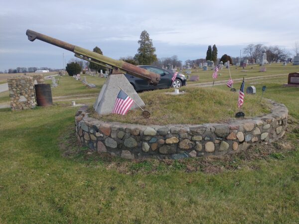 PORTAGE SOLDIERS & SALORIS WAR MEMORIAL CANNON