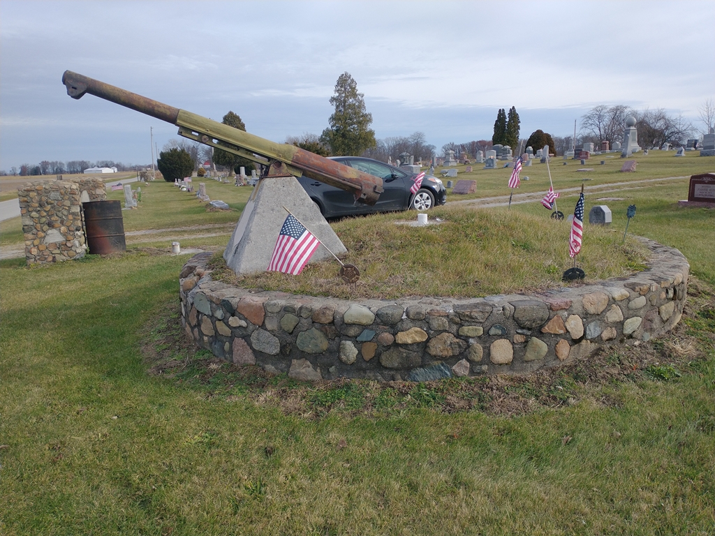 PORTAGE SOLDIERS & SALORIS WAR MEMORIAL CANNON